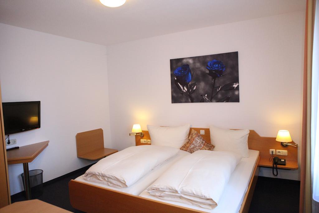 Hotel Am Ostpark Neubiberg Zewnętrze zdjęcie