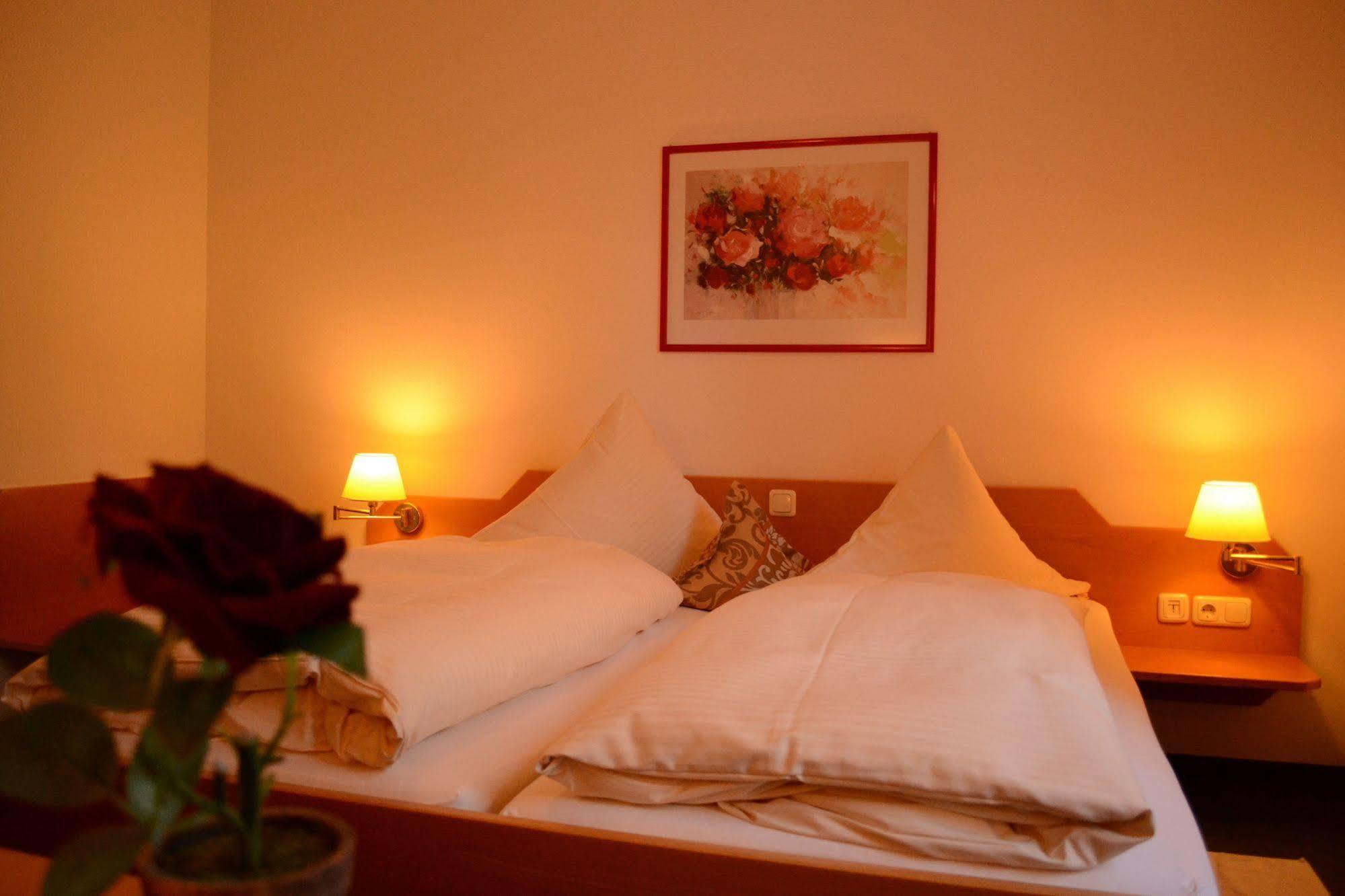 Hotel Am Ostpark Neubiberg Zewnętrze zdjęcie